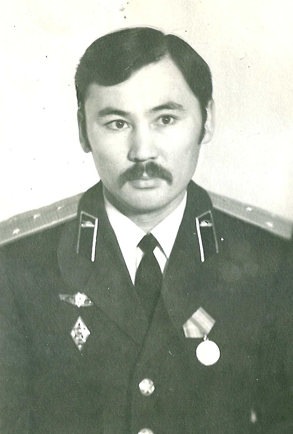 Исабеков